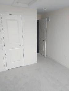 Bright and Spacious 4 Bedroom Townhouse in Ancaster (Hamilton) - Photo 5