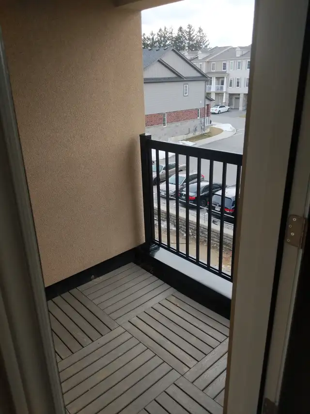 Bright and Spacious 4 Bedroom Townhouse in Ancaster (Hamilton) - Photo 10