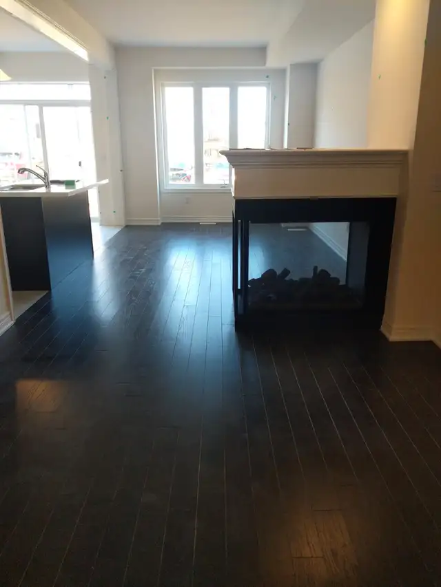 Bright and Spacious 4 Bedroom Townhouse in Ancaster (Hamilton) - Photo 13