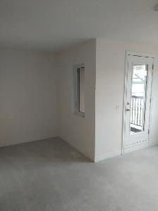 Bright and Spacious 4 Bedroom Townhouse in Ancaster (Hamilton) - Photo 23