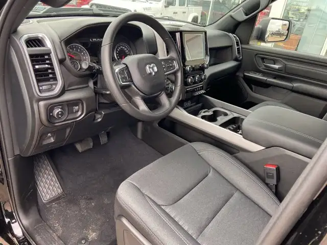 2026 Ram 1500 Express - Photo 9