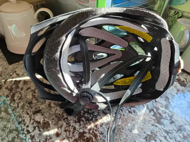GENTLY USED   'EVERYDAY TRAVELER COMFORT'   BICYCLE - Photo 10