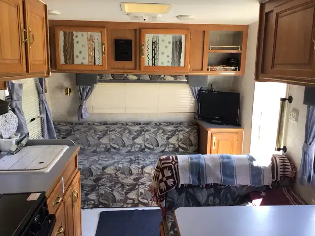 22 ft holiday trailer - Photo 4