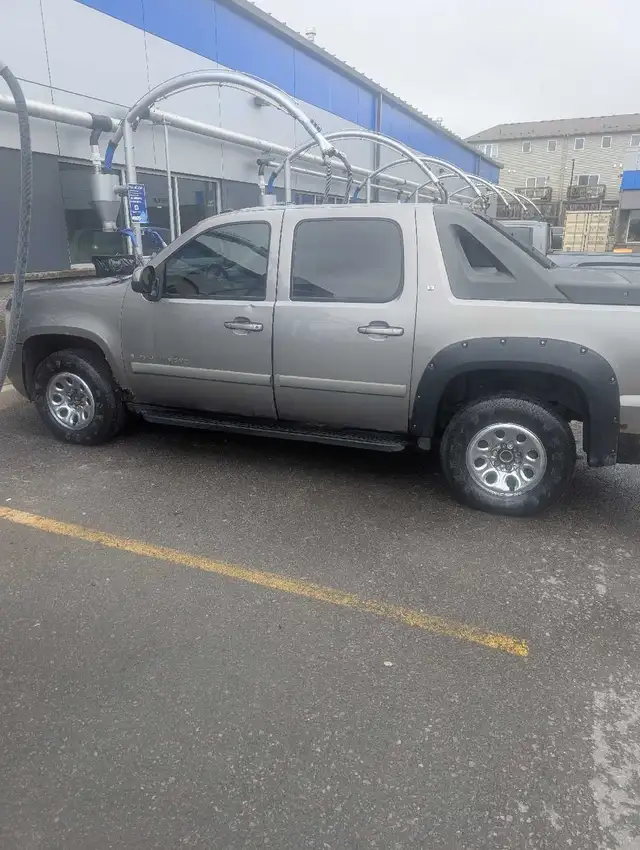 2007 Chevy Avalanche LT - Photo 4