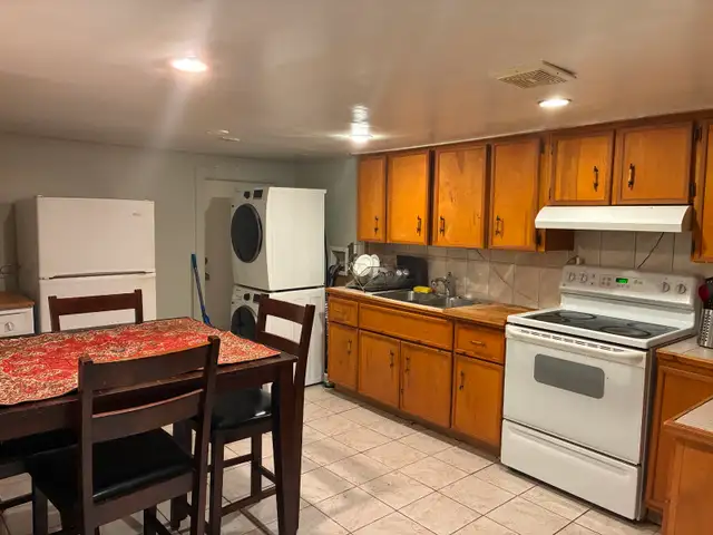 Furnished 3 Bdr - FIFA 2026 home in heart of Van-Flexible Lease - Photo 2