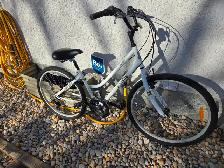 Gently Used ' Everyday Traveler Comfort'  Bicycle