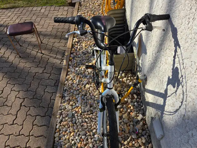 Gently Used ' Everyday Traveler Comfort'  Bicycle - Photo 4