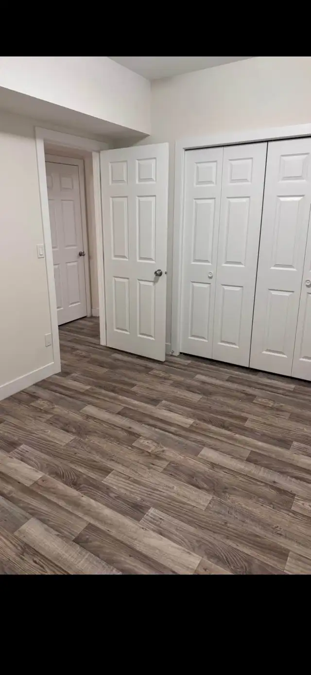 2 Room basement suite -$1000 - Photo 5