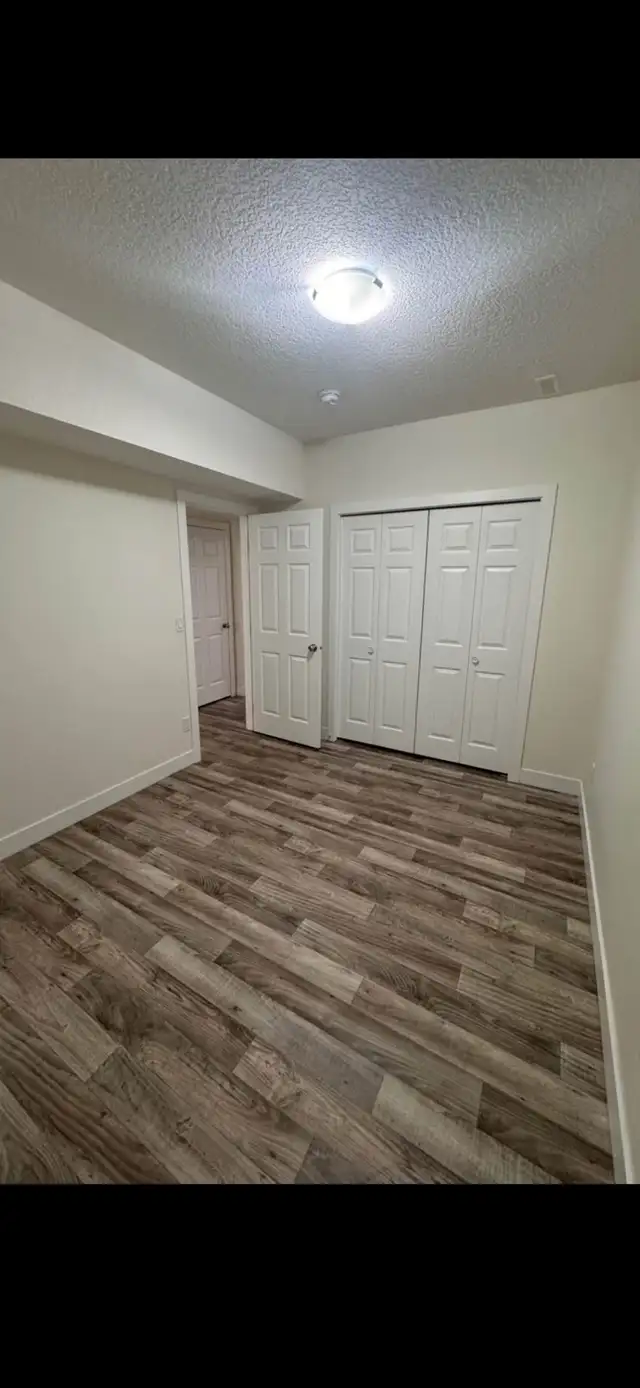 2 Room basement suite -$1000 - Photo 6