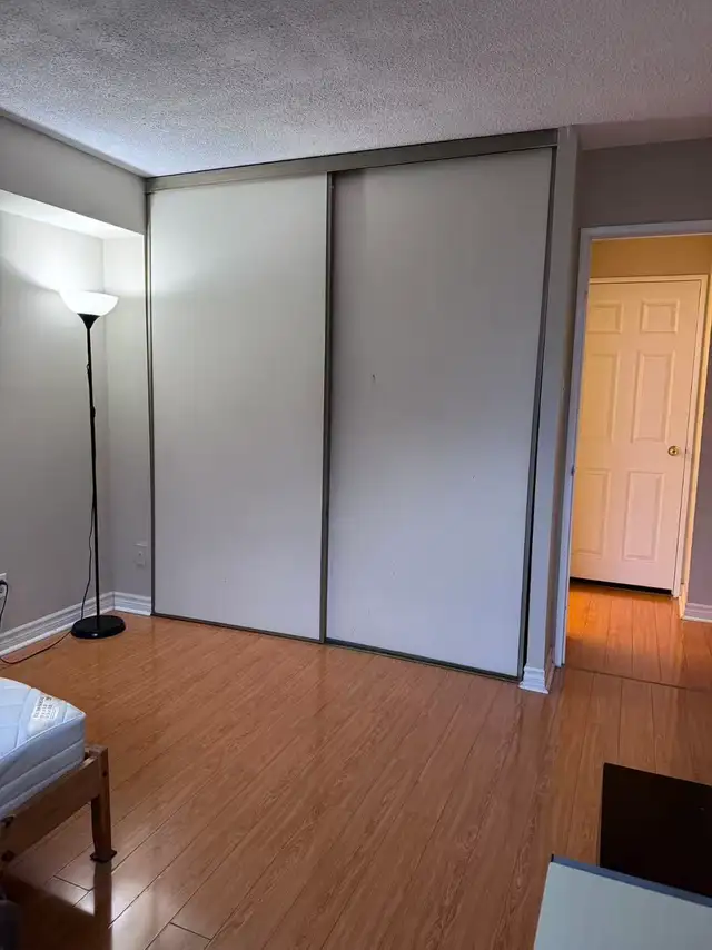 Large Furnished Two Bedroom Suite in Downtown Toronto - Photo 6