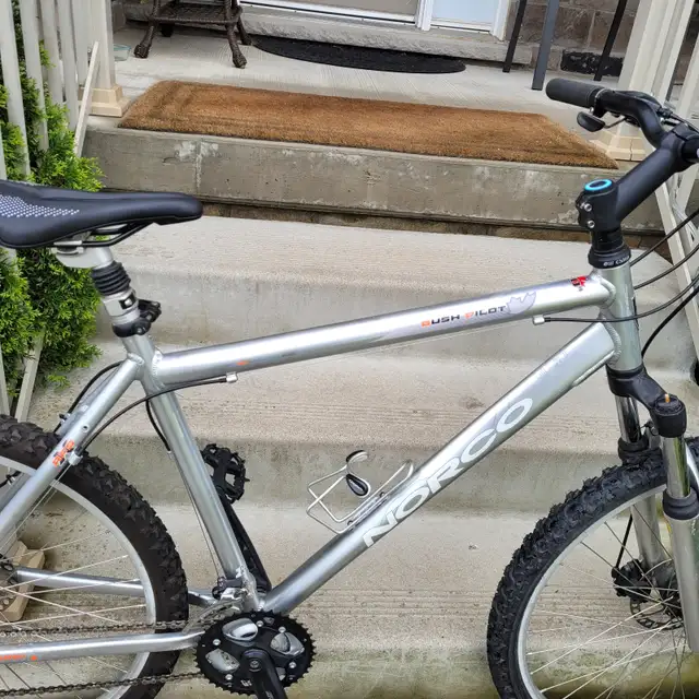Norco Bush pilot Mountain Bike With disc brakes - Photo 3