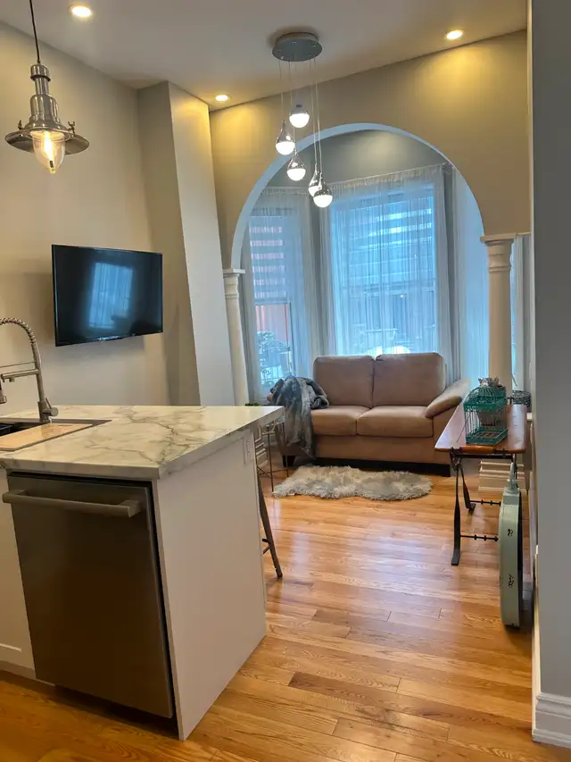 Ottawa Centretown–1 Bdrm Apt Main Flr /EV charger/AC/EnsLaundry - Photo 3