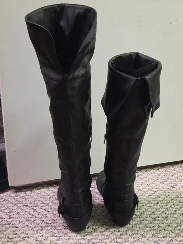 Womens black leather knee-high/thigh high boots size 7 - Photo 5