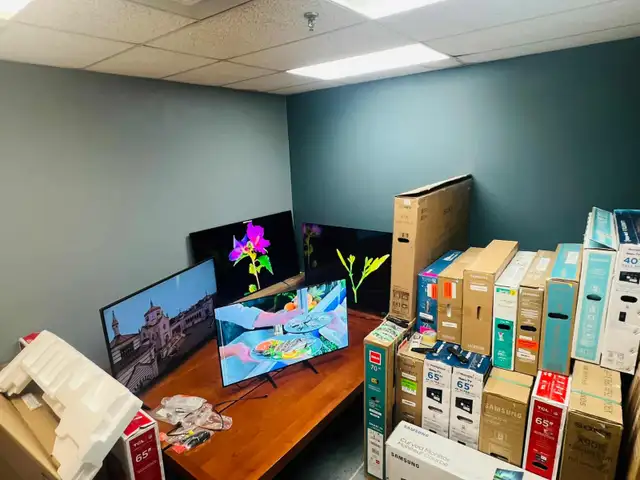 Hisense 65" QD7 Series QLED 4K Google Smart TV – 65QD7N - Photo 3