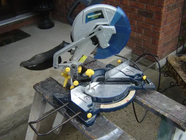 MITER SAW - Photo 2
