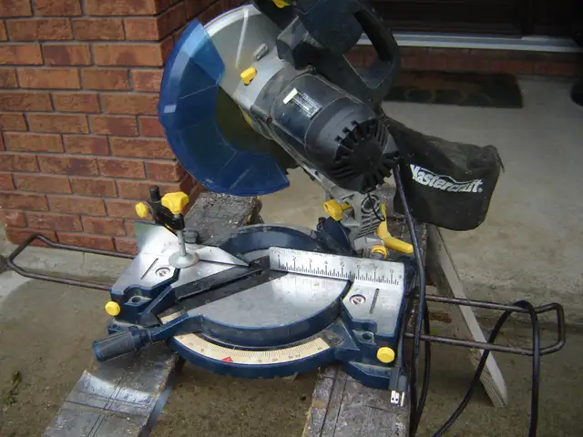 MITER SAW - Photo 3