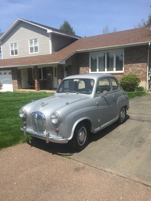 Antique little car - Photo 2