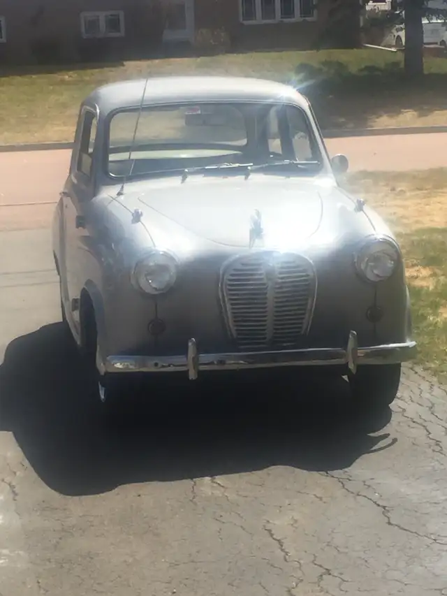 Antique little car - Photo 4