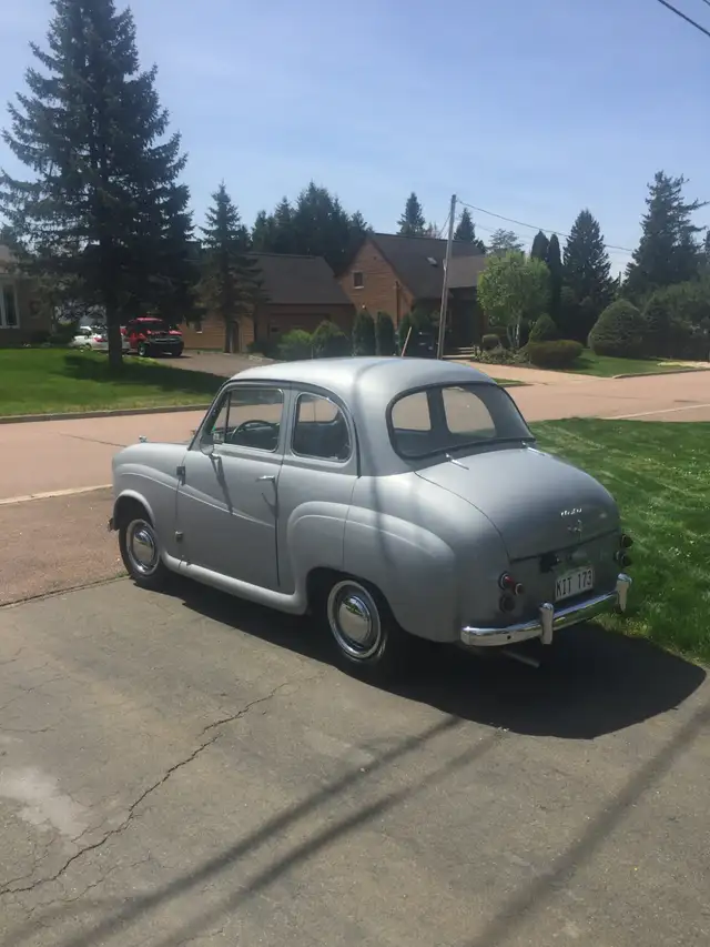 Antique little car - Photo 5