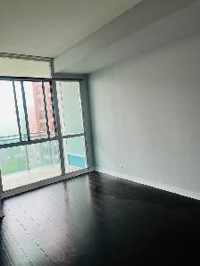 Rare 1 1 bedroom plus 2 bath condo for rent at Square One ! - Photo 8