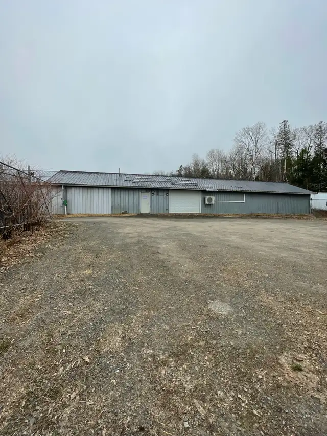 Warehouse & Office - Photo 2
