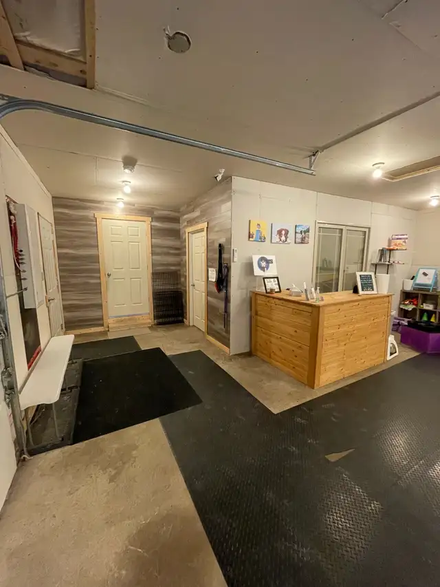 Warehouse & Office - Photo 4