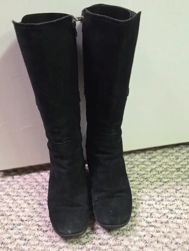 Women's black leather knee-high Boots. Size 7.5 - Photo 3