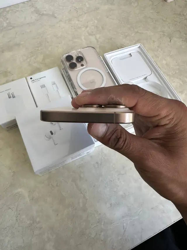 iPhone 16 Pro 128gb Airpods Pkg/Delivery - Photo 3