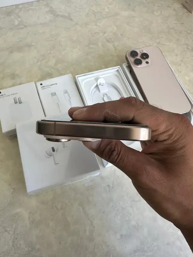 iPhone 16 Pro 128gb Airpods Pkg/Delivery - Photo 7