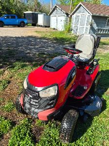 Red max gt2454f lawn tractor for sale