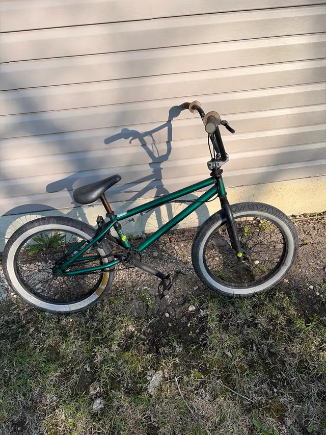 GT Bmx Bike - Photo 2