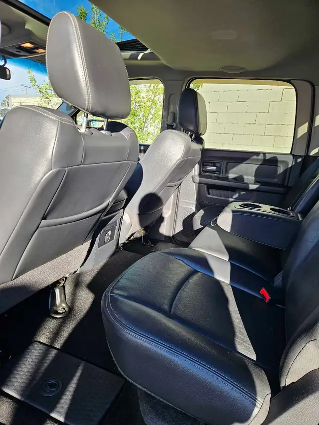 2009 Dodge Ram 1500 Laramie Crew Cab 5.7L Hemi - Photo 6