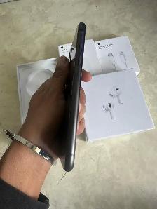 iPhone 11 64gb Airpods pkg/Delivery - Photo 2