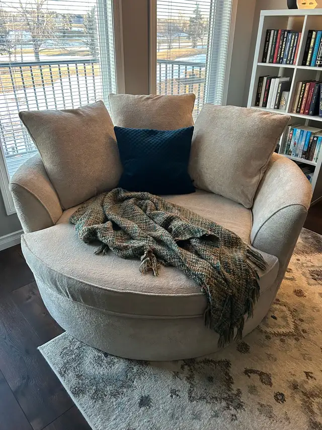 big comfy round chair - Photo 3