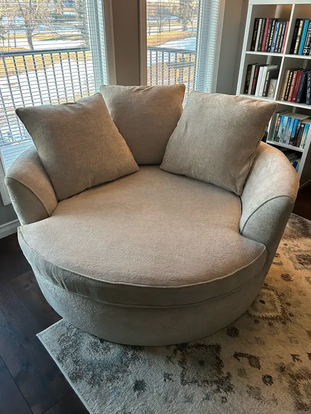 big comfy round chair - Photo 6