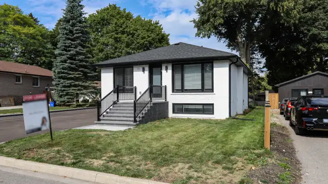 Stunning One bedroom basement apartment in Aurora