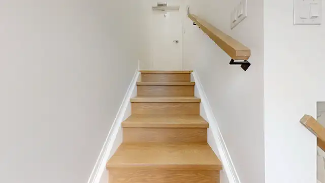 Stunning One bedroom basement apartment in Aurora - Photo 5