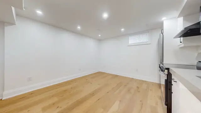 Stunning One bedroom basement apartment in Aurora - Photo 8