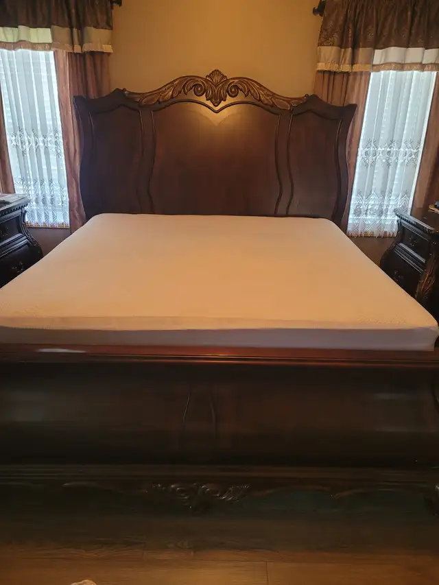 King size bed and bedroom set. - Photo 6