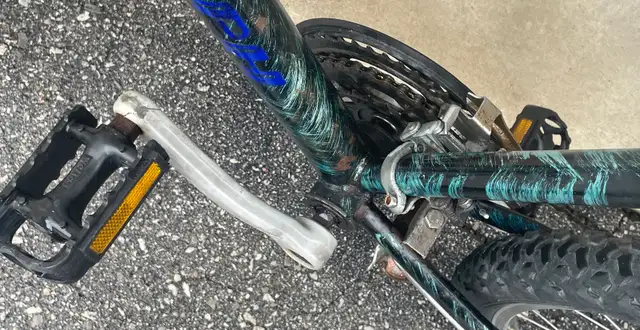adult bike on sale "26" - Photo 3