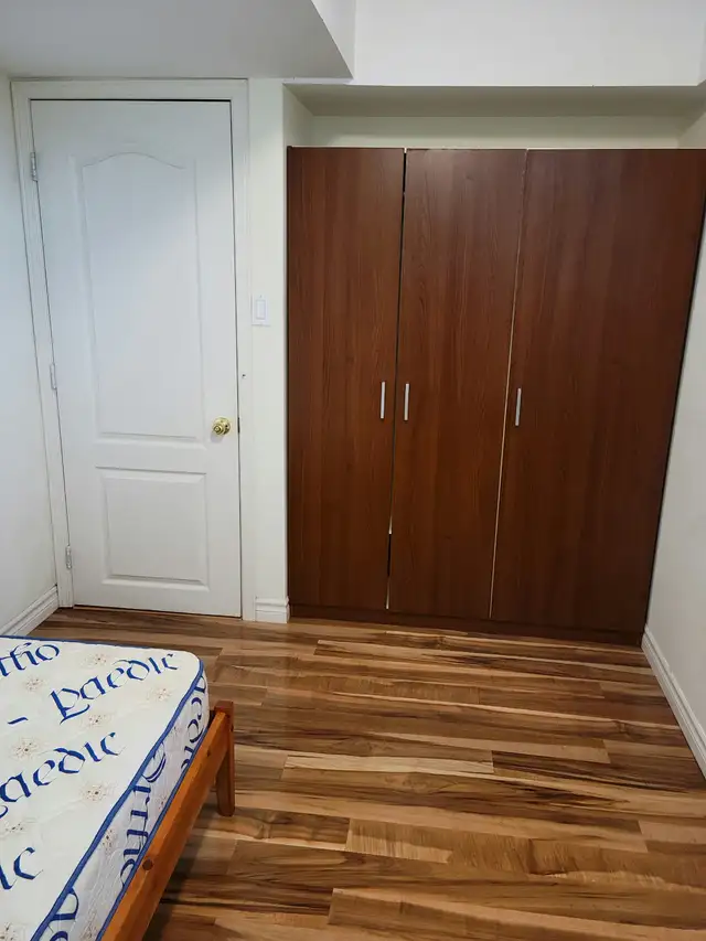 Private Room for Rent  / North York - Photo 8