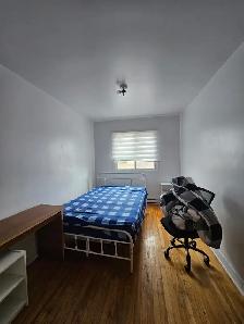 5 1/2 apartment for rent near Saint Michel Metro station - Photo 3