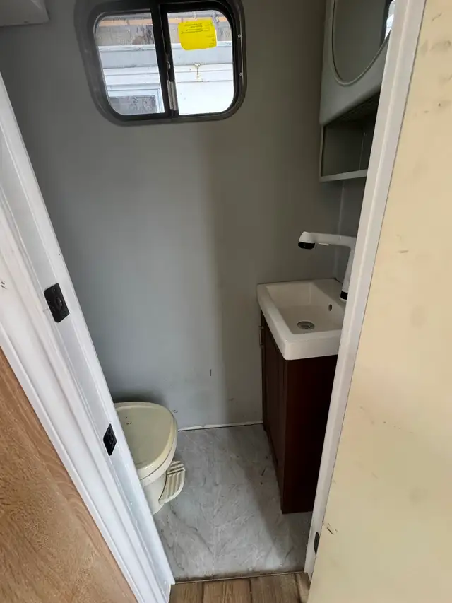 40’ Pontoon Houseboat – Modern Tiny Home – Must Sell Fast! - Photo 5