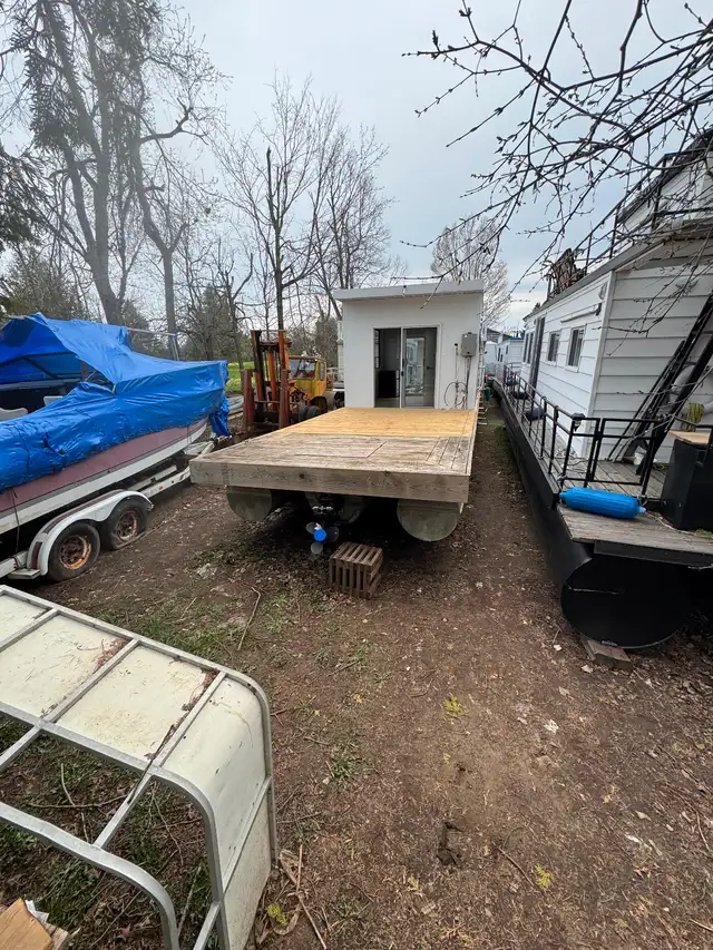 40’ Pontoon Houseboat – Modern Tiny Home – Must Sell Fast! - Photo 6
