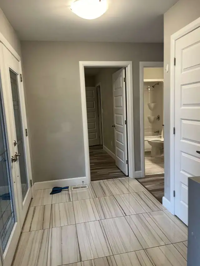 2 Bedroom Beautiful Full Home for Rent Close to Devonshire Mall - Photo 3