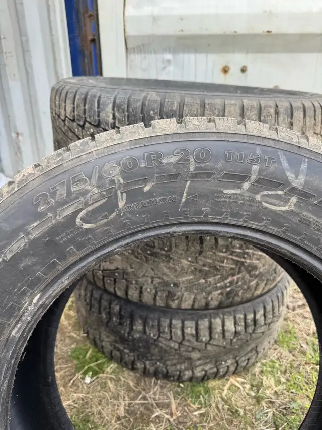 275/60R20 - Photo 2