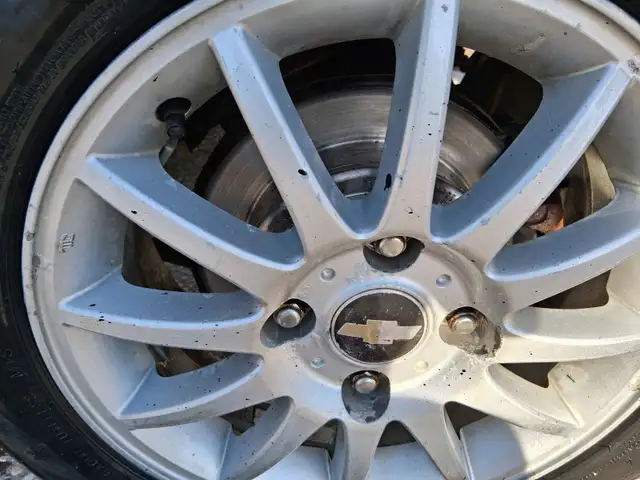 Safetied 2005 Chevy Optra - Photo 3