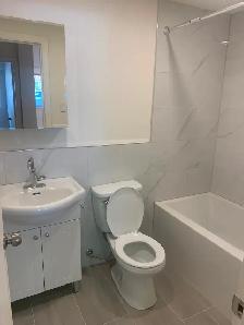 Heated, bright 3 & 1/2 semi basement - Photo 6