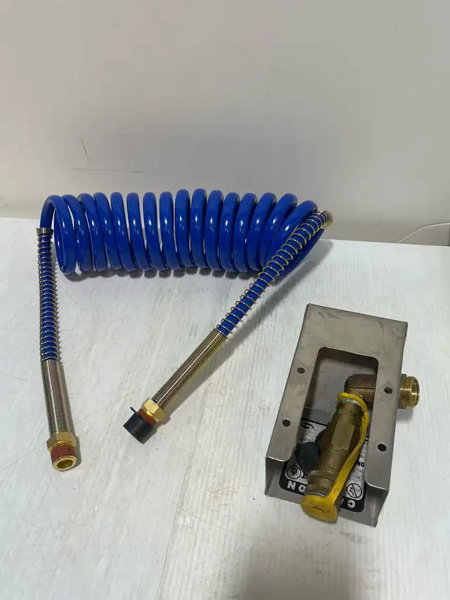 Parker Gas Outlet with a coiled hose