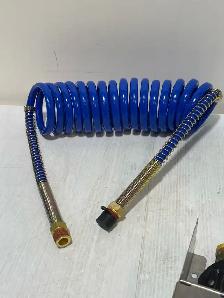Parker Gas Outlet with a coiled hose - Photo 4